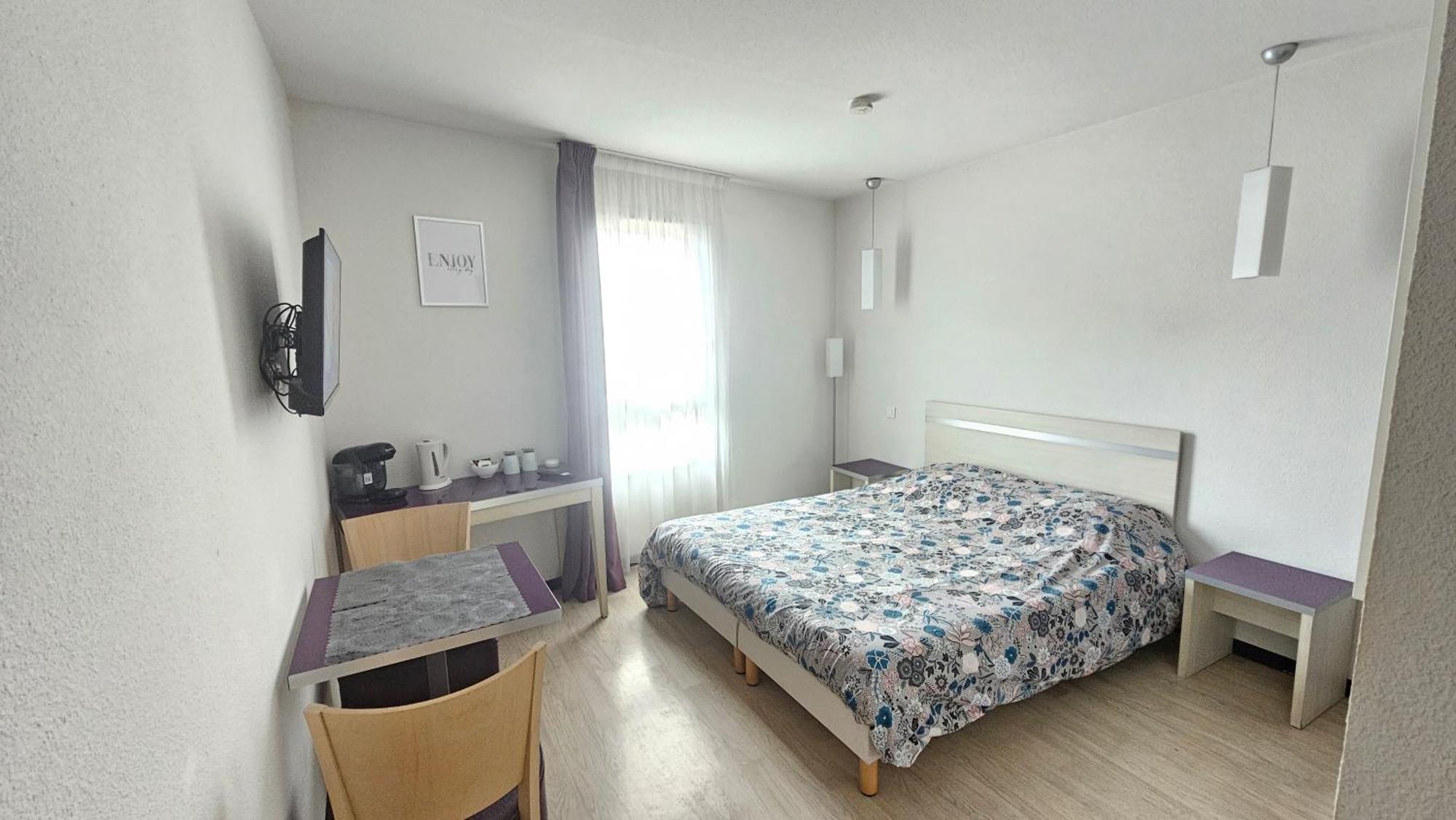 Studio Moderne Et Equipe Lourdes Centre Apartment Exterior photo